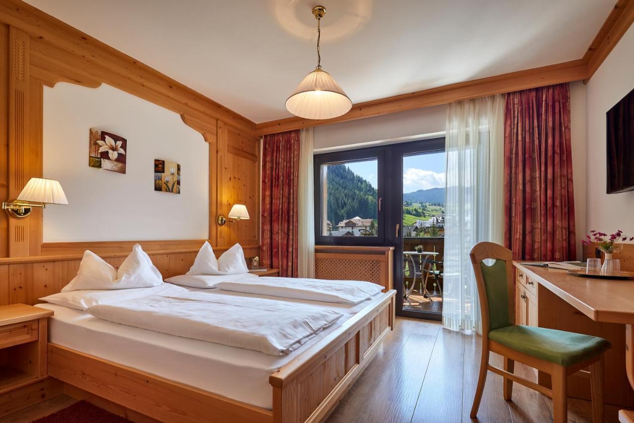 Mountain B&B - La Scalira Corvara Exteriör bild