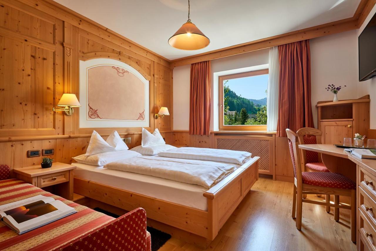 Mountain B&B - La Scalira Corvara Exteriör bild